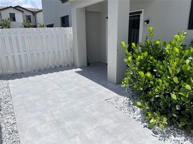 15925 SW SW 2 PL, Pembroke Pines, FL 33027