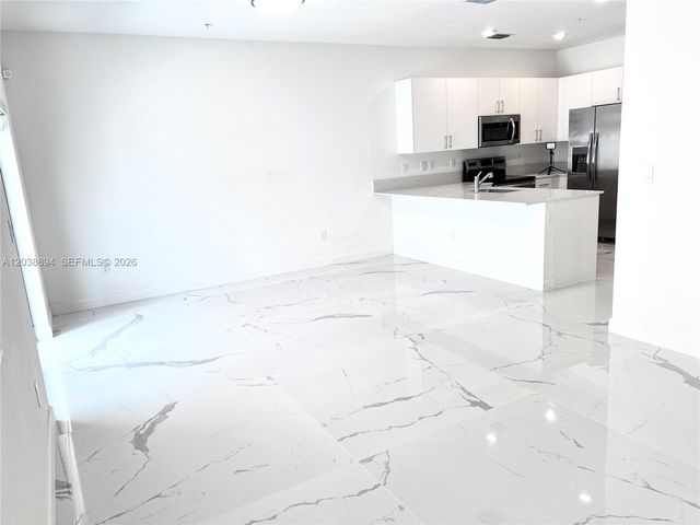 15925 SW SW 2 PL, Pembroke Pines, FL 33027