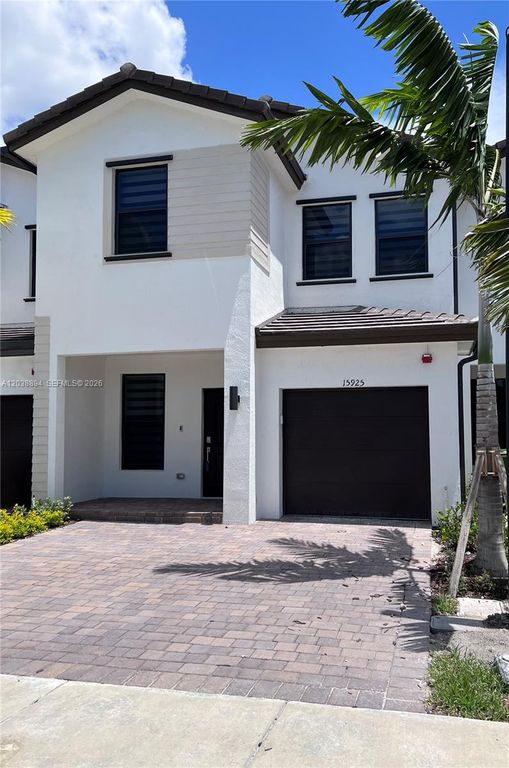 15925 SW SW 2 PL, Pembroke Pines, FL 33027