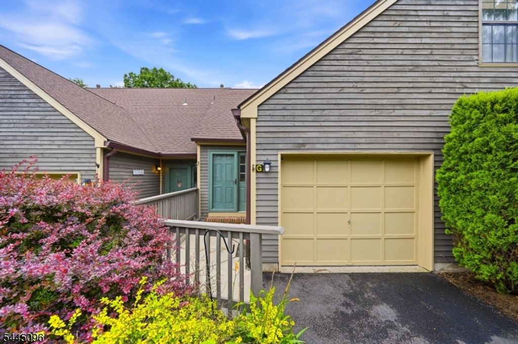 9 New Bedford Rd G, West Milford Twp., NJ 07480 — exterior