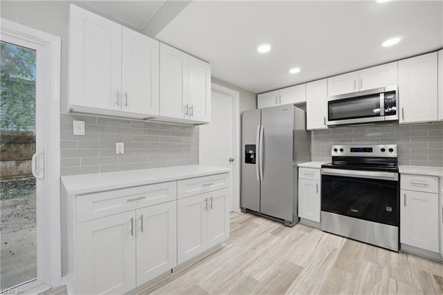 809 S Buckingham CT, Virginia Beach, VA 23462
