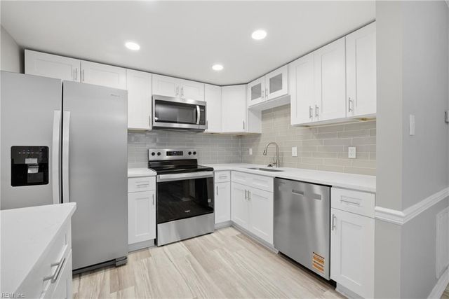809 S Buckingham CT, Virginia Beach, VA 23462