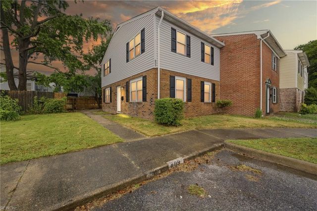 809 S Buckingham CT, Virginia Beach, VA 23462