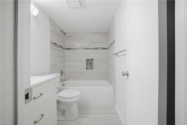809 S Buckingham CT, Virginia Beach, VA 23462