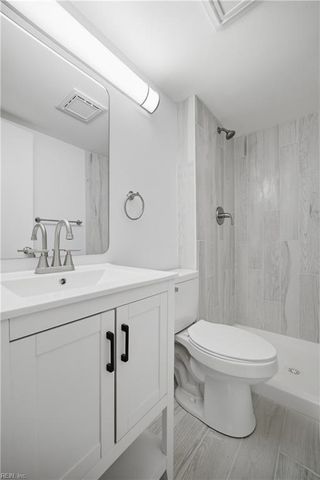 809 S Buckingham CT, Virginia Beach, VA 23462