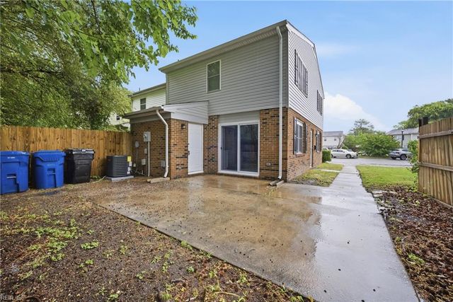809 S Buckingham CT, Virginia Beach, VA 23462