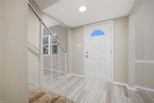 809 S Buckingham CT, Virginia Beach, VA 23462