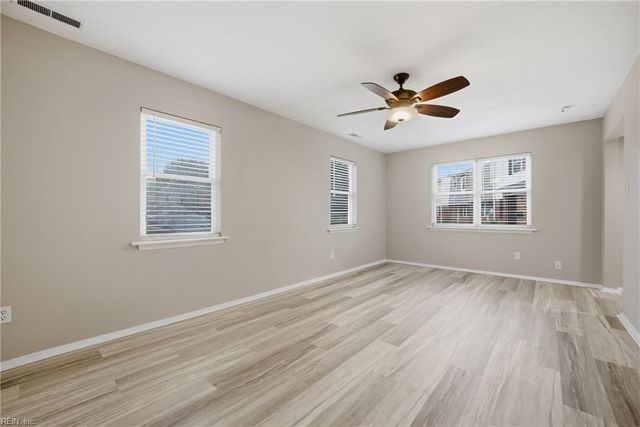 809 S Buckingham CT, Virginia Beach, VA 23462