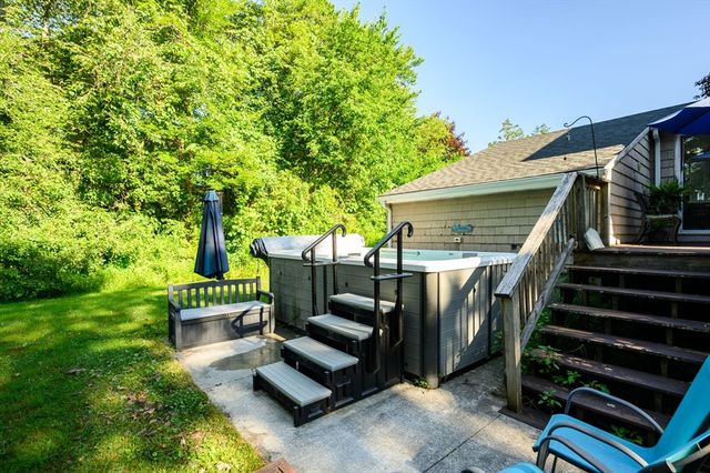 12 Cairnslea Ln, Scituate, MA 02066