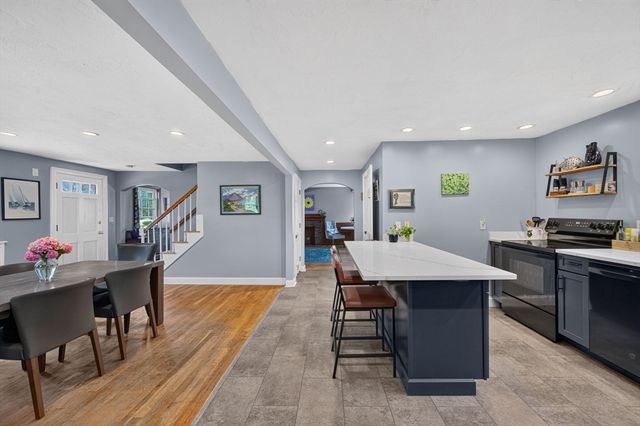 12 Cairnslea Ln, Scituate, MA 02066