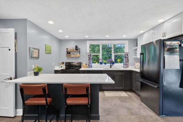 12 Cairnslea Ln, Scituate, MA 02066