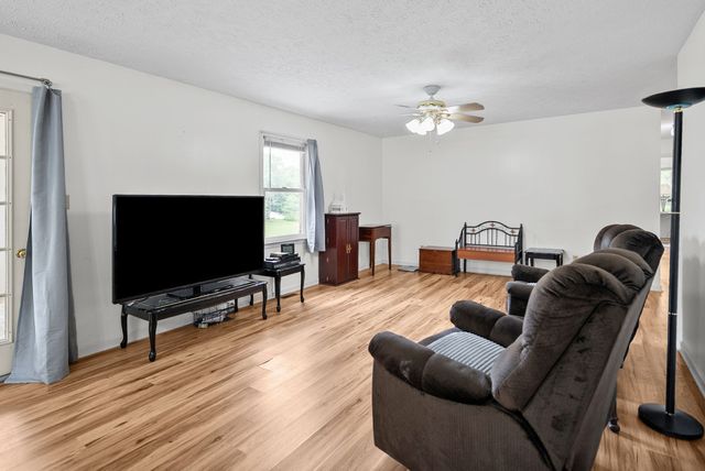 278 Earl Slate Rd, Clarksville, TN 37043