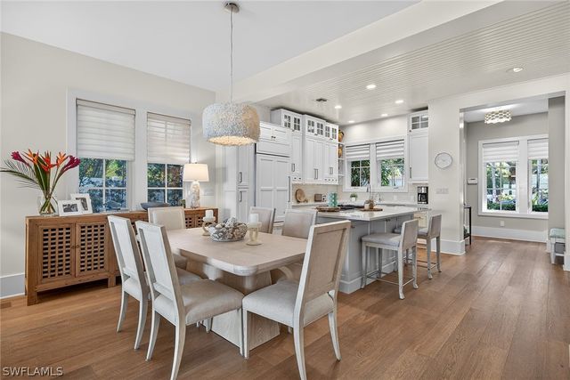 477 3rd AVE S 2, Naples, FL 34102