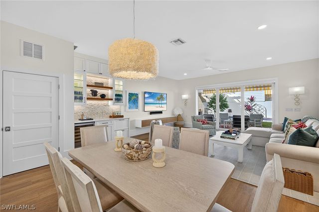 477 3rd AVE S 2, Naples, FL 34102