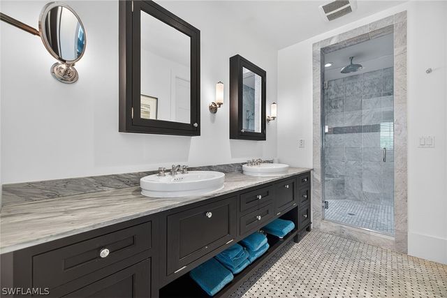 477 3rd AVE S 2, Naples, FL 34102