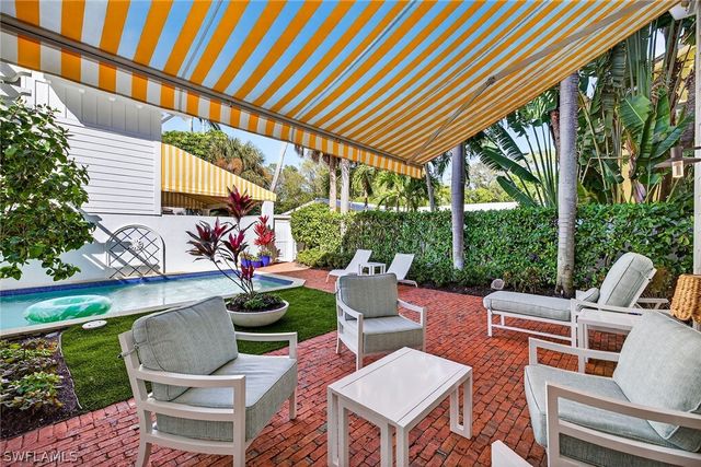 477 3rd AVE S 2, Naples, FL 34102