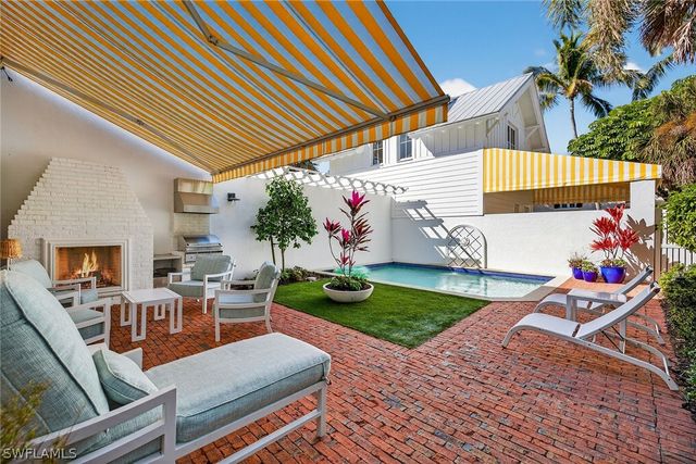 477 3rd AVE S 2, Naples, FL 34102