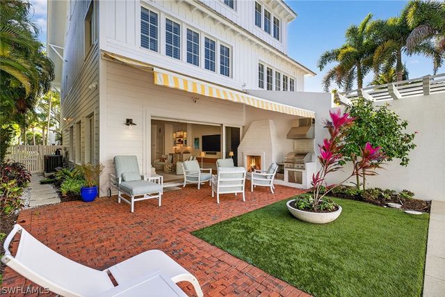 477 3rd AVE S 2, Naples, FL 34102