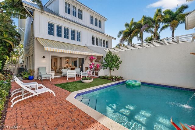 477 3rd AVE S 2, Naples, FL 34102
