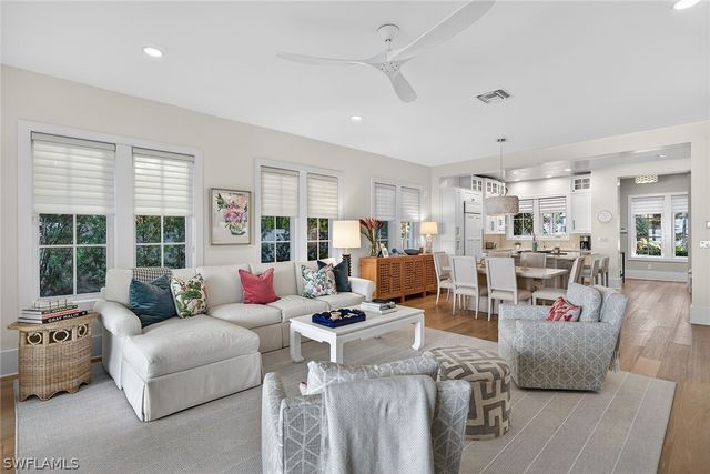 477 3rd AVE S 2, Naples, FL 34102