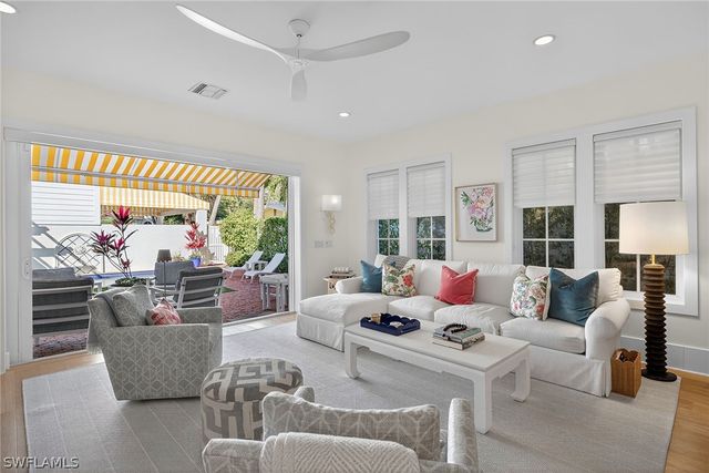 477 3rd AVE S 2, Naples, FL 34102