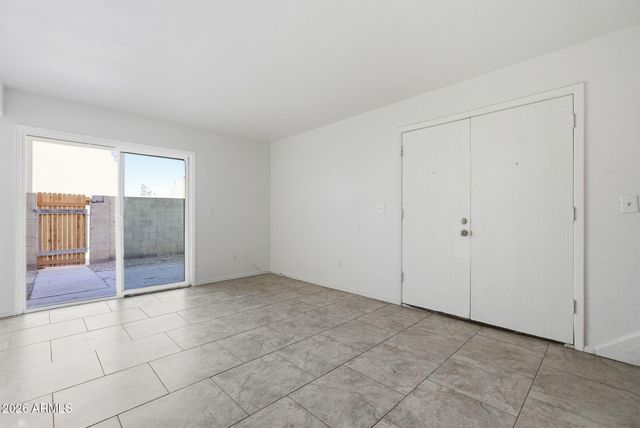 4014 S 44th Way, Phoenix, AZ 85040