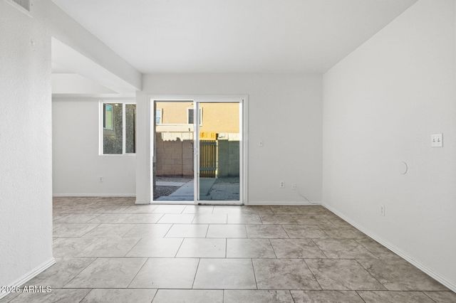 4014 S 44th Way, Phoenix, AZ 85040