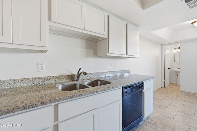 4014 S 44th Way, Phoenix, AZ 85040