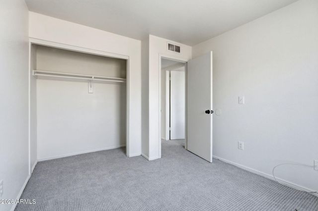 4014 S 44th Way, Phoenix, AZ 85040