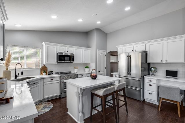 7276 W ORAIBI Drive, Glendale, AZ 85308