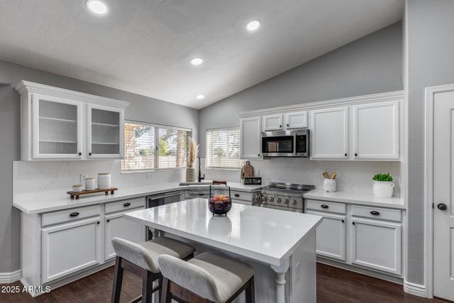 7276 W ORAIBI Drive, Glendale, AZ 85308