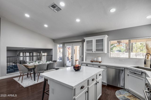 7276 W ORAIBI Drive, Glendale, AZ 85308