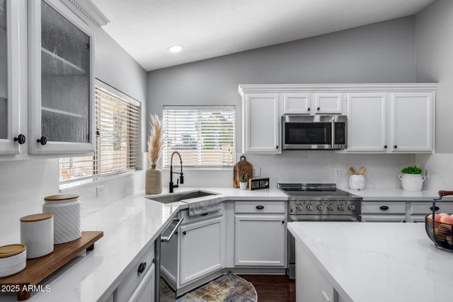 7276 W ORAIBI Drive, Glendale, AZ 85308