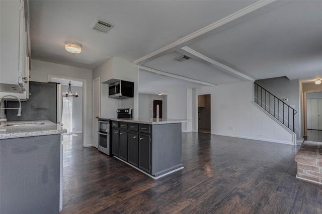 12710 Westleigh Drive, Houston, TX 77077