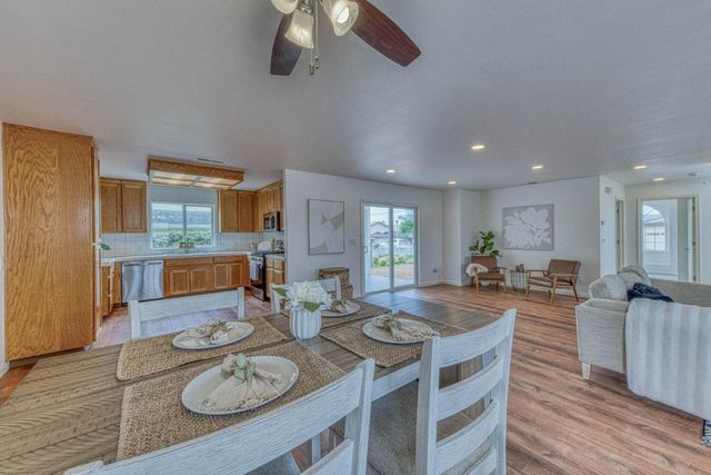 172 Paddon Place, Marina, CA 93933