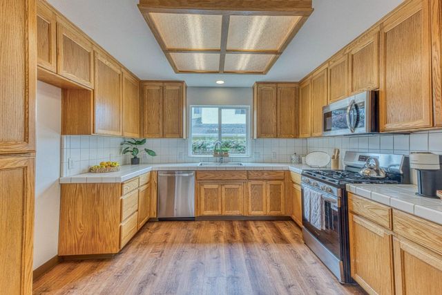 172 Paddon Place, Marina, CA 93933