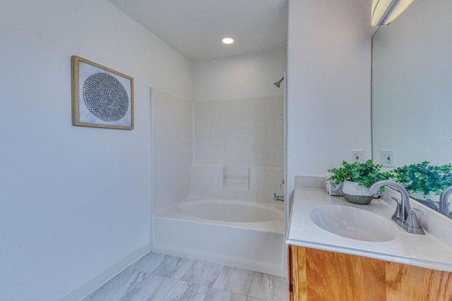 172 Paddon Place, Marina, CA 93933