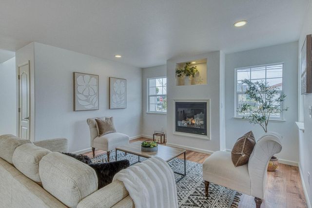 172 Paddon Place, Marina, CA 93933