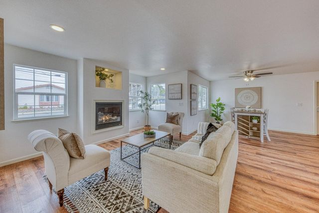 172 Paddon Place, Marina, CA 93933