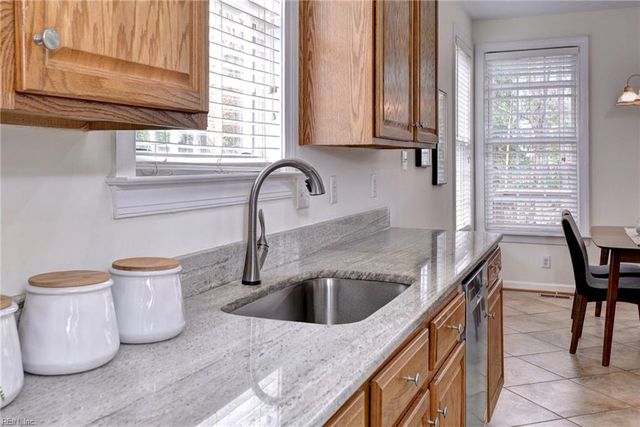 4023 Thorngate DR, Williamsburg, VA 23188