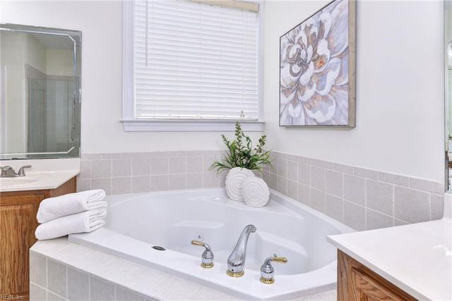 4023 Thorngate DR, Williamsburg, VA 23188