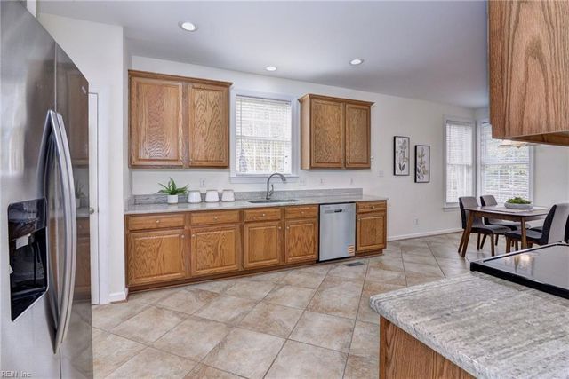 4023 Thorngate DR, Williamsburg, VA 23188