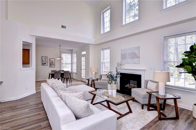 4023 Thorngate DR, Williamsburg, VA 23188