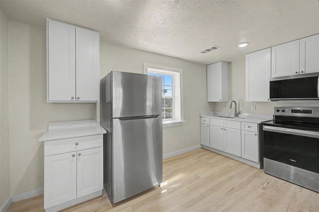 9021 White Settlement Road A, White Settlement, TX 76108