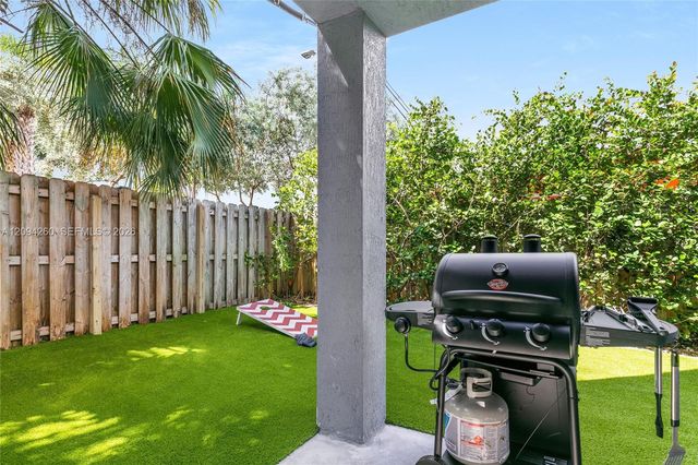 1123 NE 23rd Terrace, Pompano Beach, FL 33062