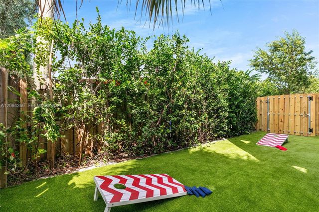 1123 NE 23rd Terrace, Pompano Beach, FL 33062