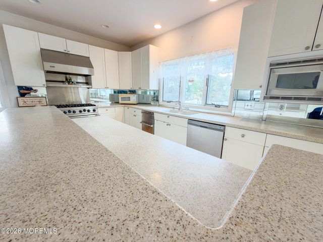 1035 Laurel Boulevard, Lanoka Harbor, NJ 08734