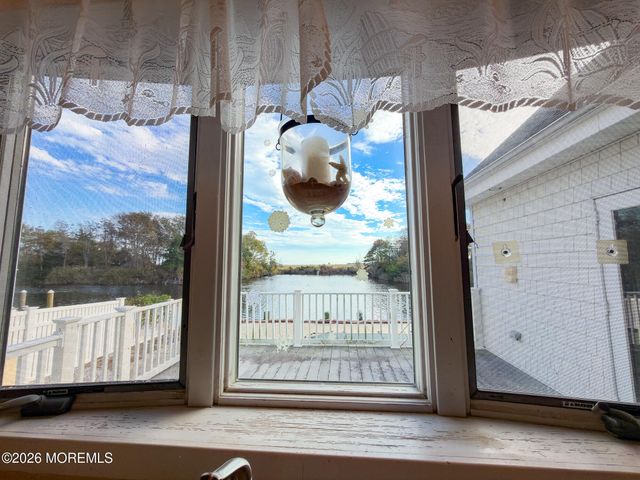 1035 Laurel Boulevard, Lanoka Harbor, NJ 08734