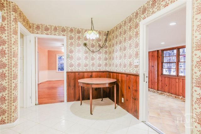 112 E Derenne Avenue, Savannah, GA 31405