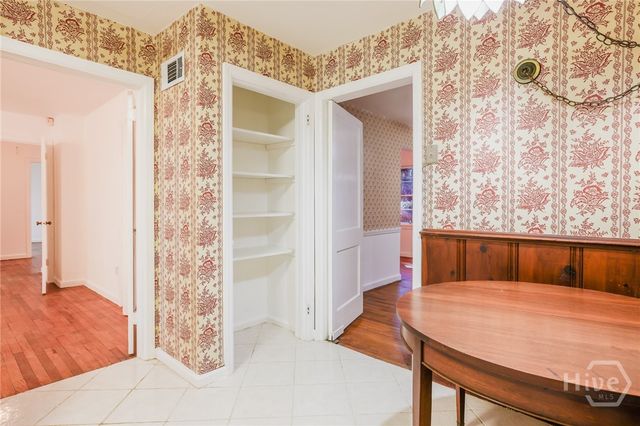 112 E Derenne Avenue, Savannah, GA 31405